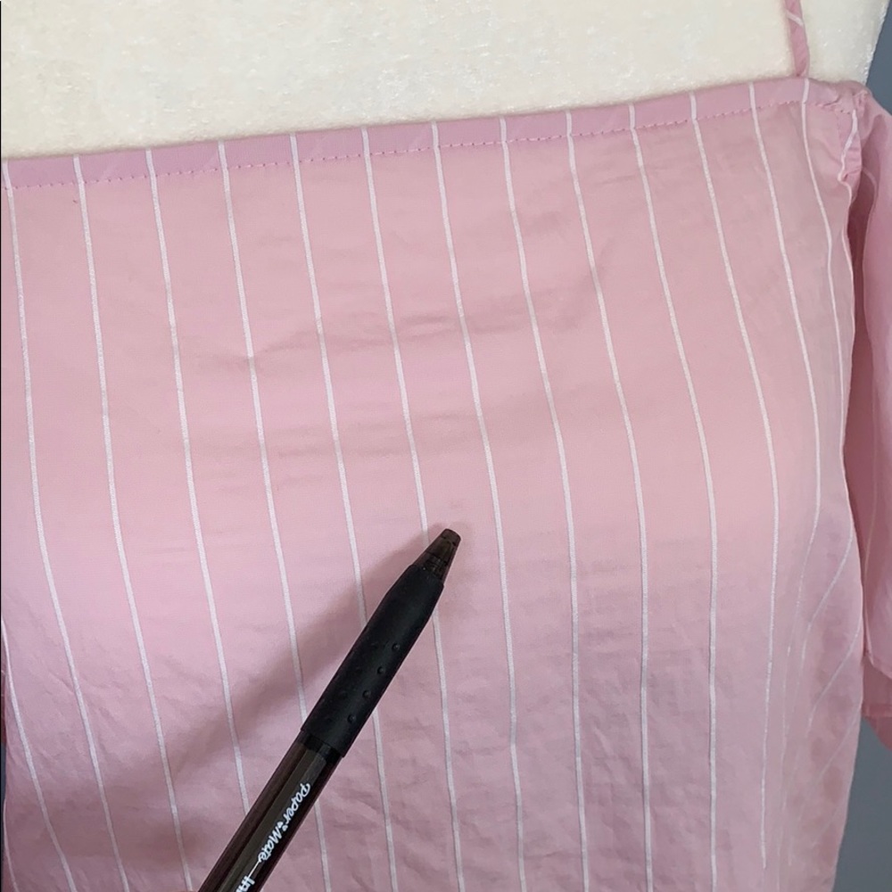 Cold Shoulder Blouse - Picture 6 of 8